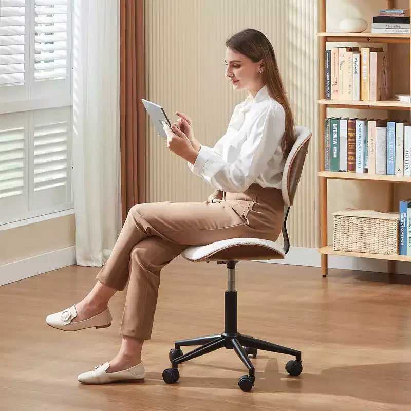 Chaise de bureau ergonomique sans accoudoirs en bois courbé, en cuir PU, réglable en hauteur avec roulettes