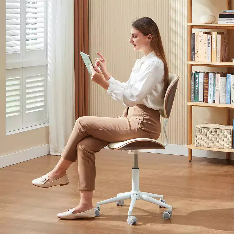 Chaise de bureau ergonomique sans accoudoirs en bois courbé, en cuir PU, réglable en hauteur avec roulettes