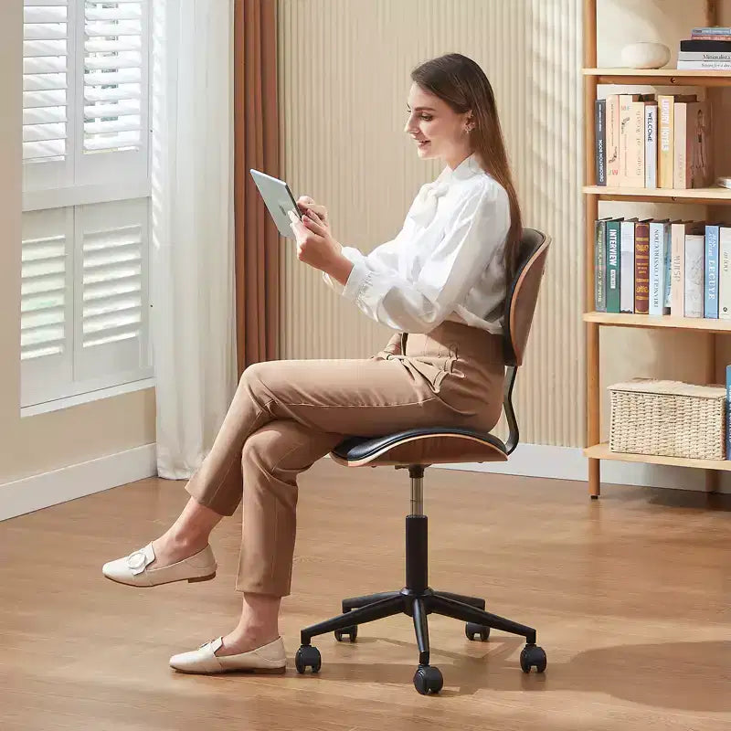 Chaise de bureau ergonomique sans accoudoirs en bois courbé, en cuir PU, réglable en hauteur avec roulettes