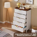 Commode cannelée pour chambre à coucher avec 5 tiroirs profonds, commode haute de 120 cm, design à profil incurvé, commode moderne en bois pour salon et couloir