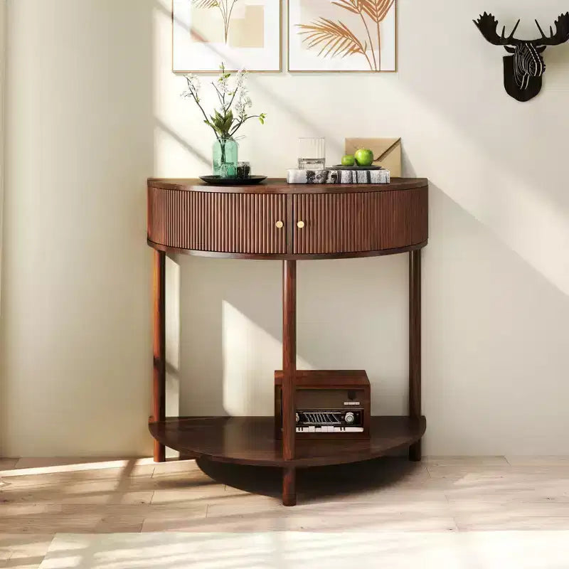 Table console ondulée fabriquée à la main de 31,50 pouces avec tiroirs texturés en 3D, double rangement et étagère inférieure, marron